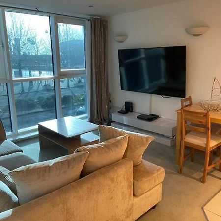 1 Bedroom Apartment Royal Docks Londýn Exteriér fotografie