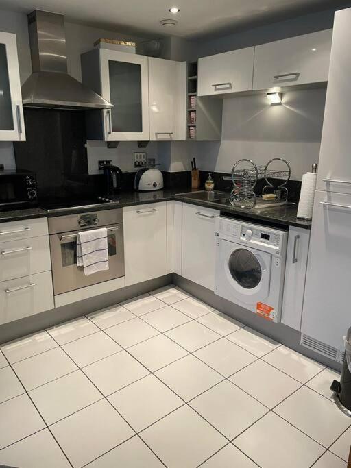 1 Bedroom Apartment Royal Docks Londýn Exteriér fotografie